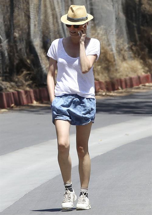 Diane Kruger Taking a Sunday stroll in Hollywood 11.08.13 