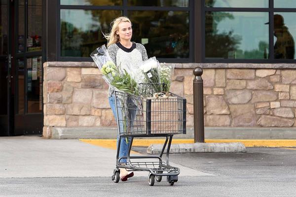 Diane Kruger Step out for a quick trip to a local Gelson's Maker in Hollywood on May 8, 2013