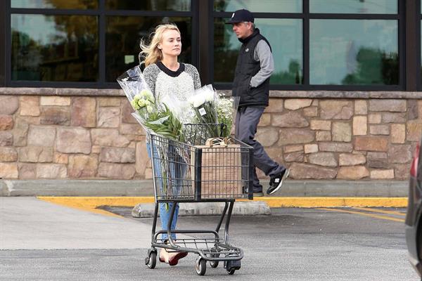 Diane Kruger Step out for a quick trip to a local Gelson's Maker in Hollywood on May 8, 2013