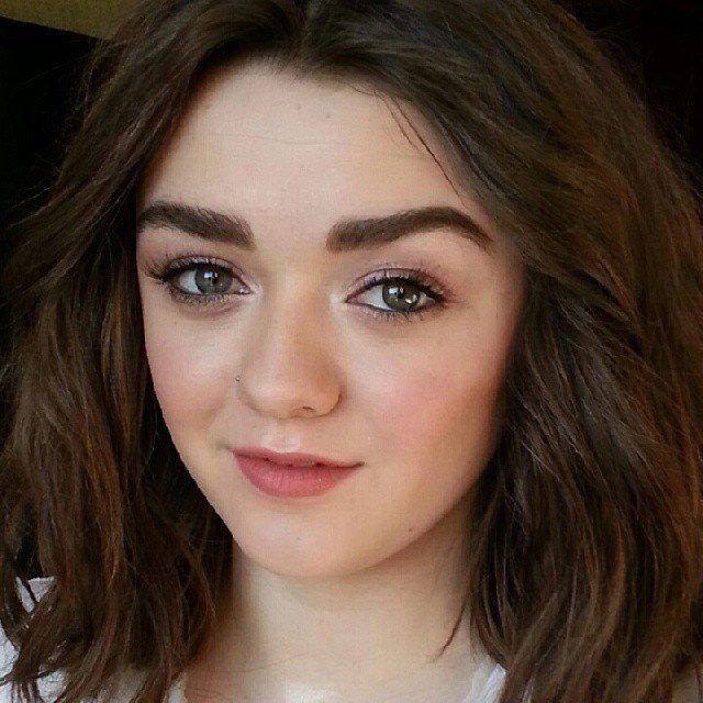 Maisie Williams Pictures Hotness Rating Unrated