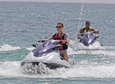 Doutzen Kroes bikini beach pictures in Miami August 16, 2012