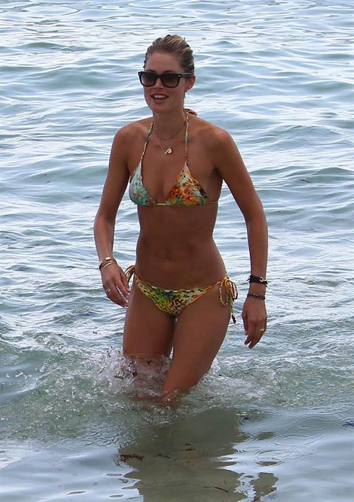 Doutzen Kroes bikini beach pictures in Miami August 16, 2012