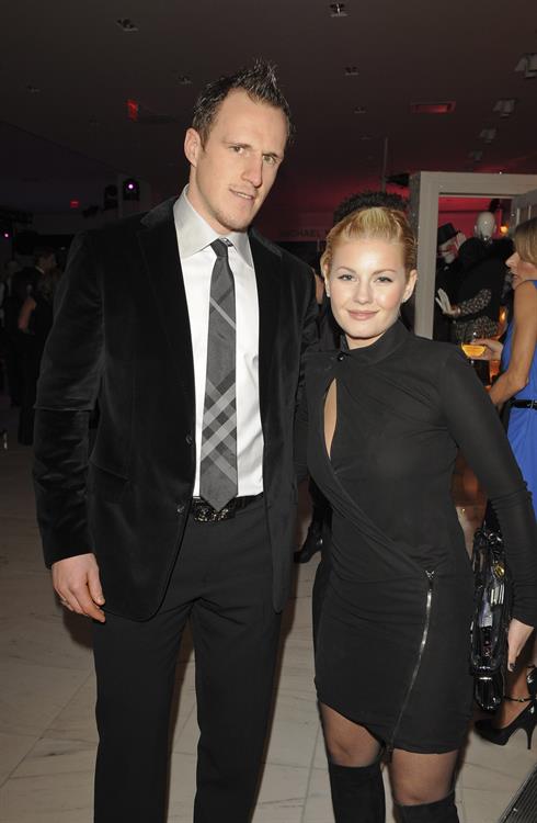 Elisha Cuthbert - Holt Renfrew celebrates new Calgary store -- Nov. 19, 2009