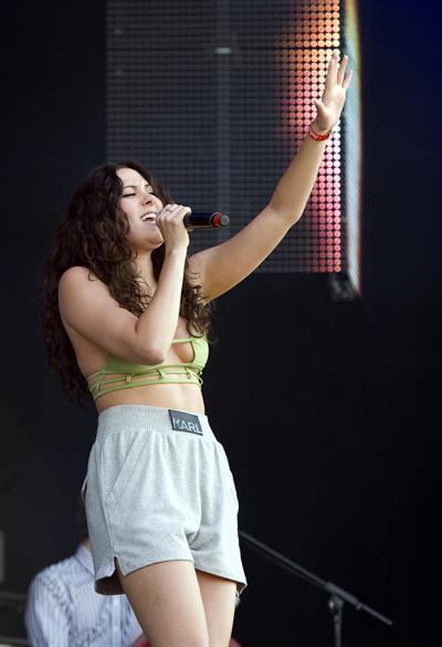 Eliza Doolittle - Olympic Torch Relay Coca-Cola Concert in London (July 26, 2012)