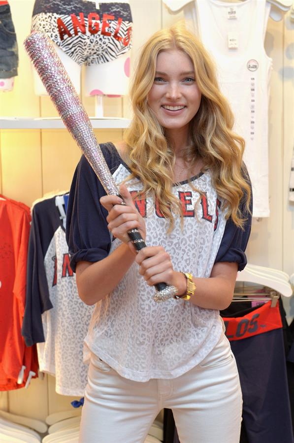 Elsa Hosk - Victoria's Secret PINK Southern California Store Opening in Newport Beach (May 31, 2012)
