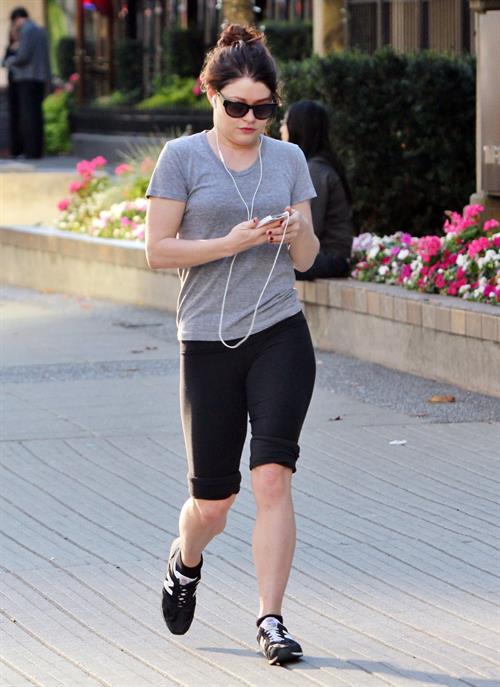 Emilie de Ravin Heads out for a power walk in Vancouver (October 6, 2012) 