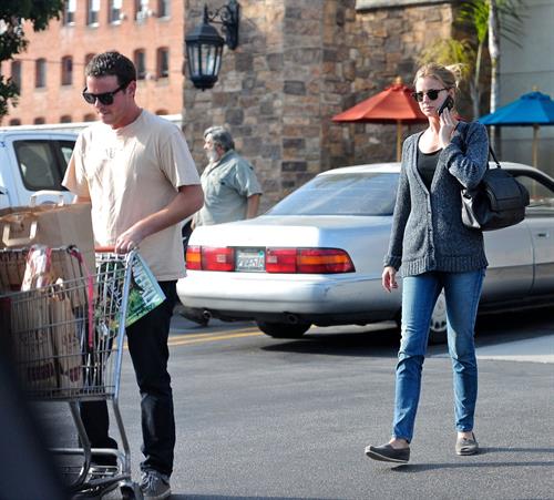 Emily VanCamp picks up some groceries at a Gelson's in LA October 6, 2012 