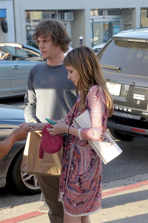 Emma Roberts Pictures Emma Roberts - Steps out with boyfriend Evan Peters at Third Street in Los Angeles (28.05.2013)