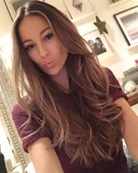 Mathilde Gøhler taking a selfie