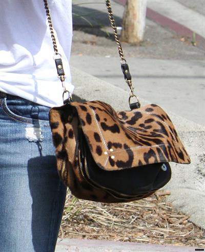 Emma Roberts Tight Jeans The Griddle Cafe And Rite Aid LA (10/09/12) 