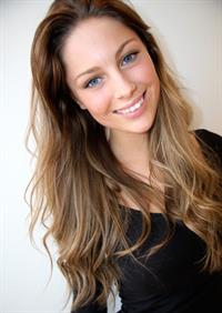 Mathilde Gøhler taking a selfie