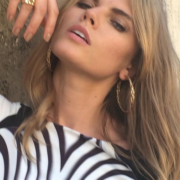 Maryna Linchuk taking a selfie