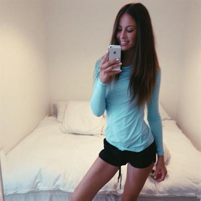 Mathilde Gøhler taking a selfie