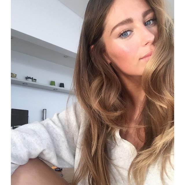 Mathilde Gøhler taking a selfie