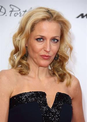 Gillian Anderson Relais & Chateau's 'Diner des Grands Chefs London (April 22, 2013) 
