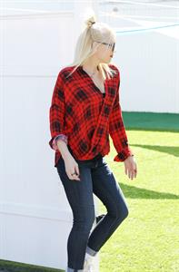 Gwen Stefani in Malibu 10/19/13  