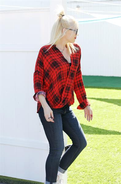 Gwen Stefani in Malibu 10/19/13  