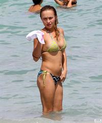 Hayden Panettiere - Bikini candids in Miami 9/1/13
