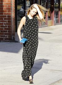 Whitney Port Running errands in Brentwood (October 13, 2012) 