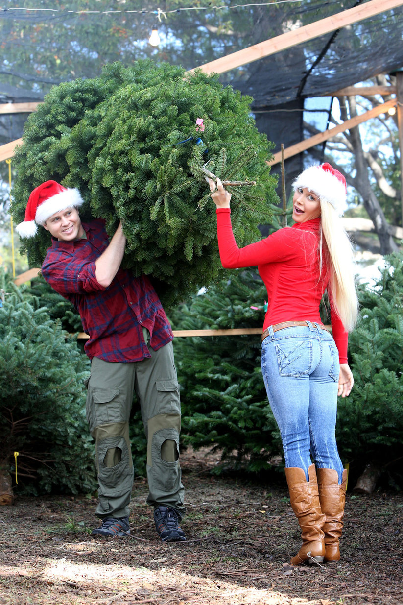 Heidi Montag Get into the festive spirit and step out to pick up a Christmas Tree on December 5, 2012