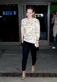 Hilary Duff arrives at Los Angeles International Airport (20.02.2013) 