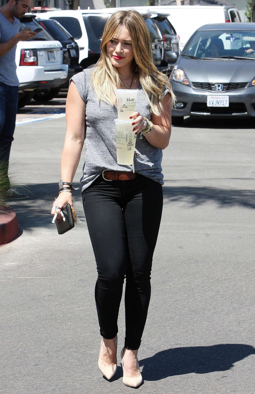 Hilary Duff Stops at Starbucks for an iced drink while out and about in Los Angeles (September 6, 2013) 