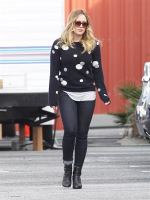 Hilary Duff - Spotted on the set for Raising Hope in Chatsworth on January 29, 2013