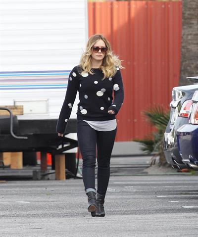 Hilary Duff - Spotted on the set for Raising Hope in Chatsworth on January 29, 2013