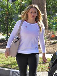 Hilary Duff voting in LA 11/6/12