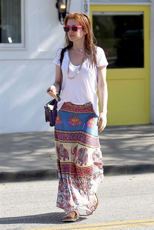Isla Fisher leaving the Byron and Tracey Salon in Beverly Hills on April 4, 2012