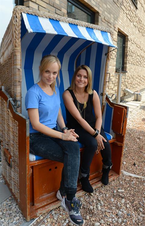 Jeanette Biedermann posiert am Rande der Dreharbeiten zur Serie 'Hauptstadtrevier' in Berlin 26.07.12