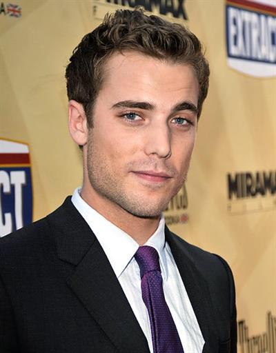Dustin Milligan