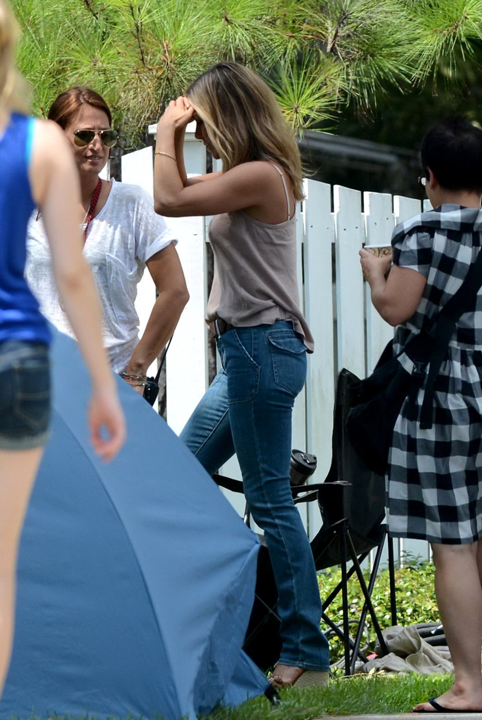 Jennifer Aniston Pictures Jennifer Aniston - On the Set of We're the Millers - Wilmington - August 17, 2012