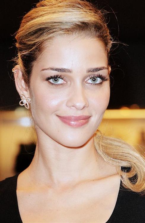 Ana Beatriz Barros