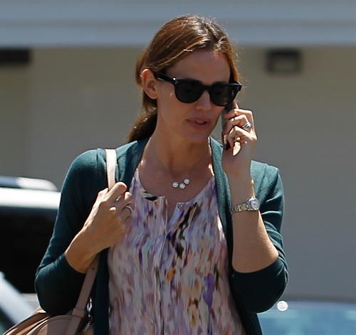Jennifer Garner seen chatting away on her cellphone in Brentwood 