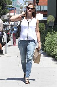 Jennifer Garner went to the Tavern for brunch in Santa Monica 
August 9, 2012 