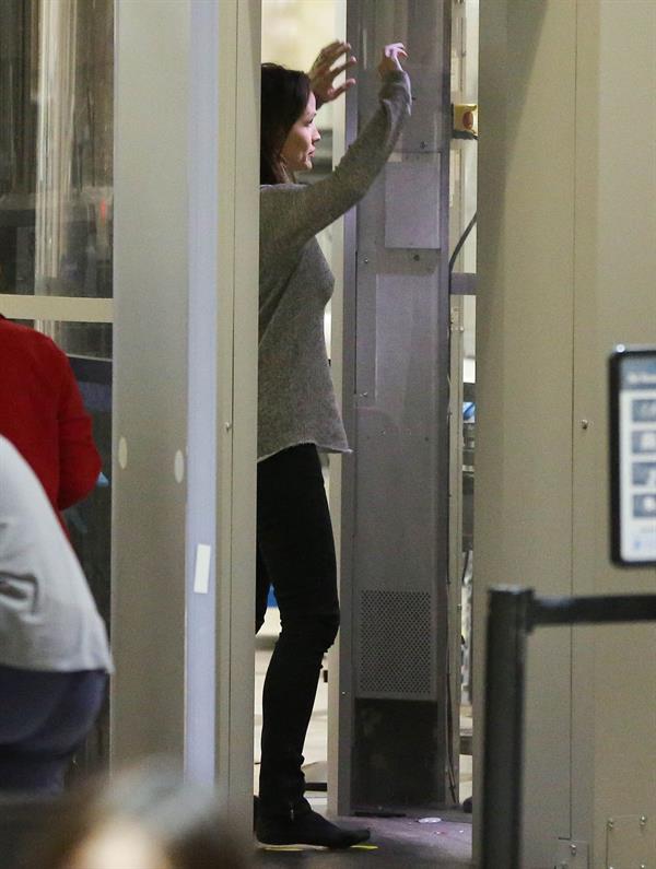 Jennifer Garner Departs LAAirport in L.A. (November 14, 2012) 