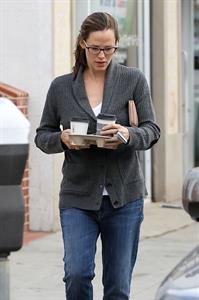 Jennifer Garner stops for coffee at Cafe Lue in LA October 4, 2012 