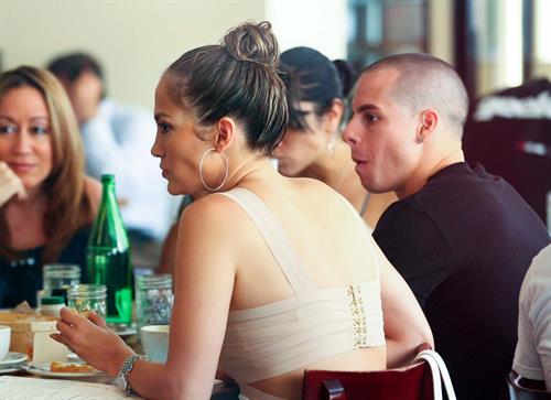 Jennifer Lopez dinner at Bubbys in New York City on July 24, 2012