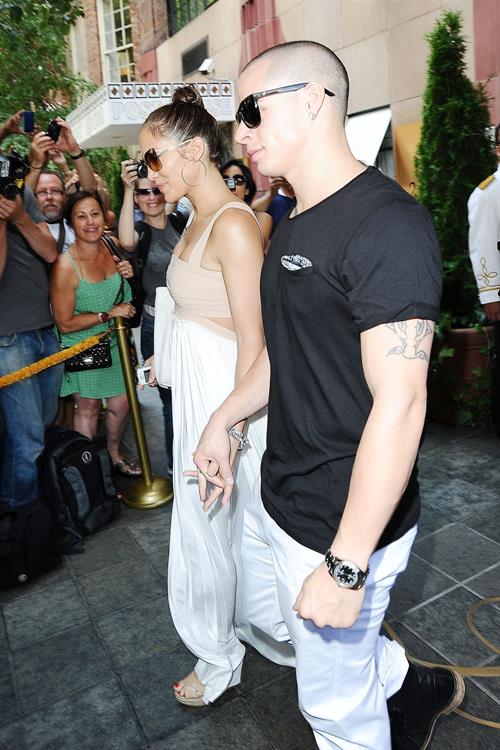 Jennifer Lopez dinner at Bubbys in New York City on July 24, 2012