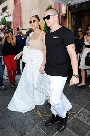 Jennifer Lopez dinner at Bubbys in New York City on July 24, 2012