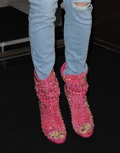 Jennifer Lopez - Pictured at Radio 1 in London on May 30, 2013