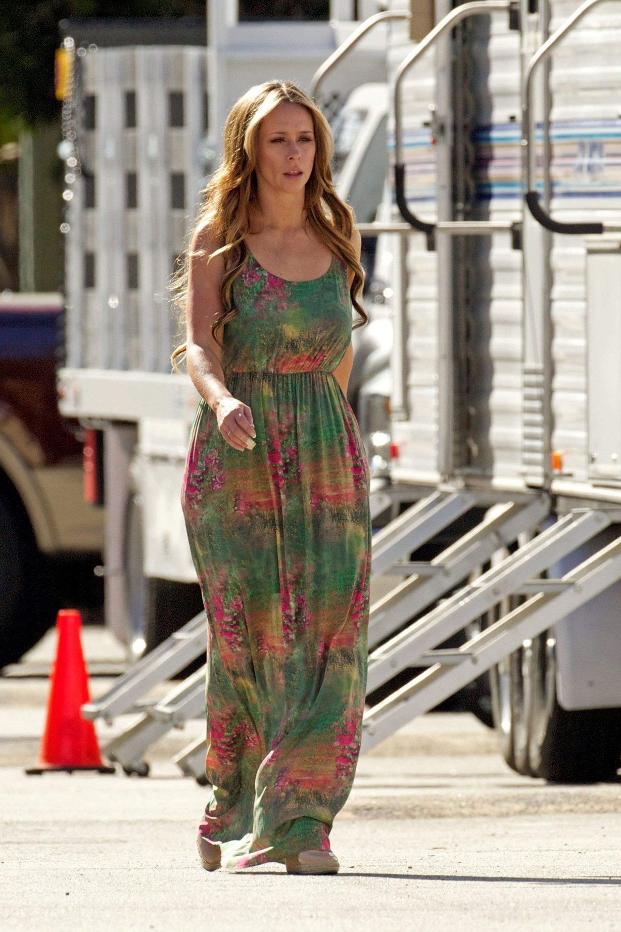 Jennifer Love Hewitt Pictures Jennifer Love Hewitt on the set of The Client List in Sherman Oaks February 1, 2013