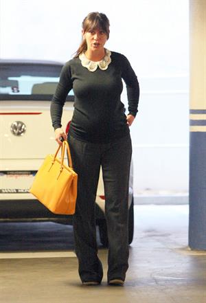 Jennifer Love Hewitt spotted out and about in Beverly Hills October 1, 2013 