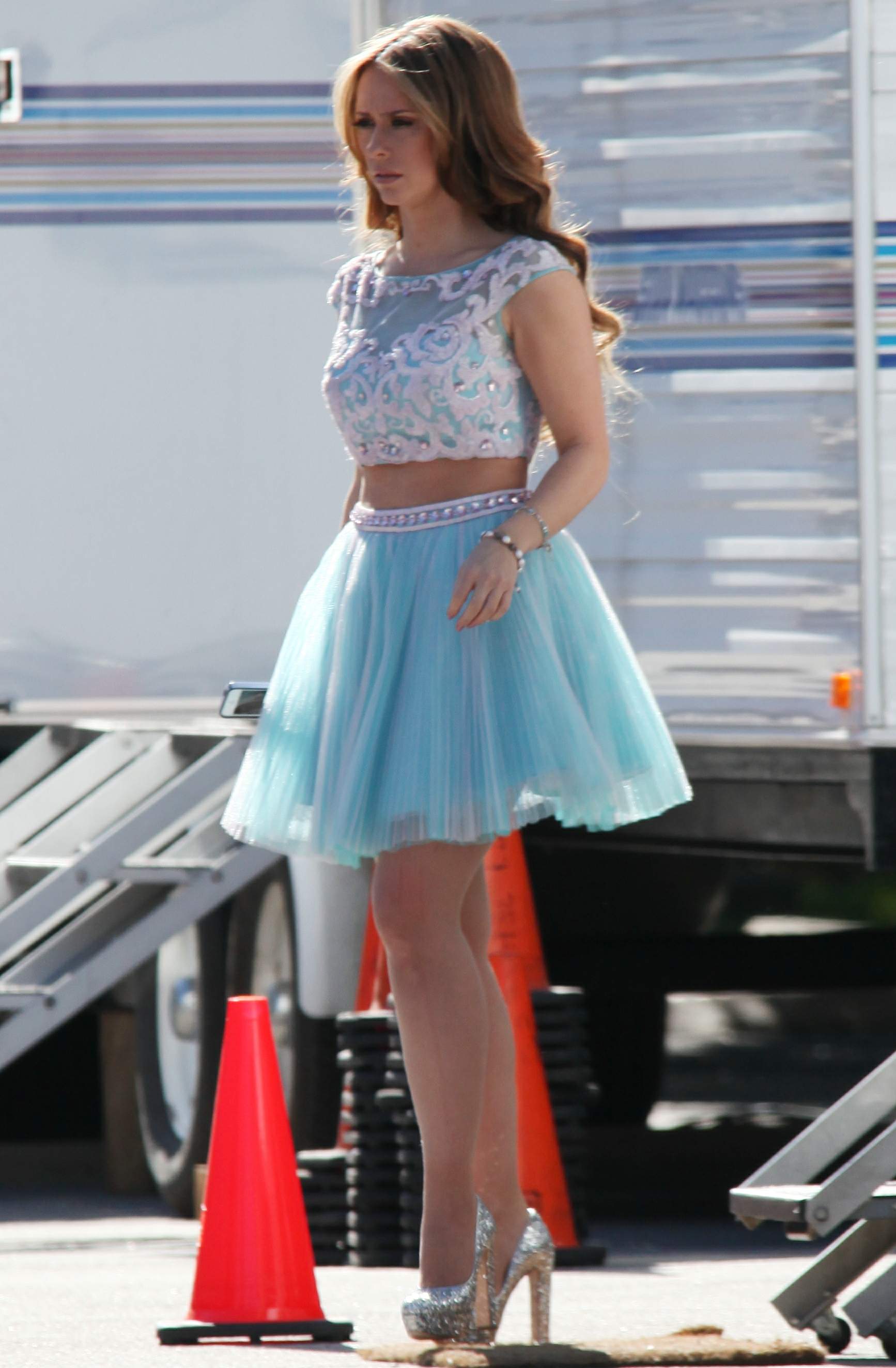 Jennifer Love Hewitt On the set of The Client List in Los Angeles January 4, 2013 