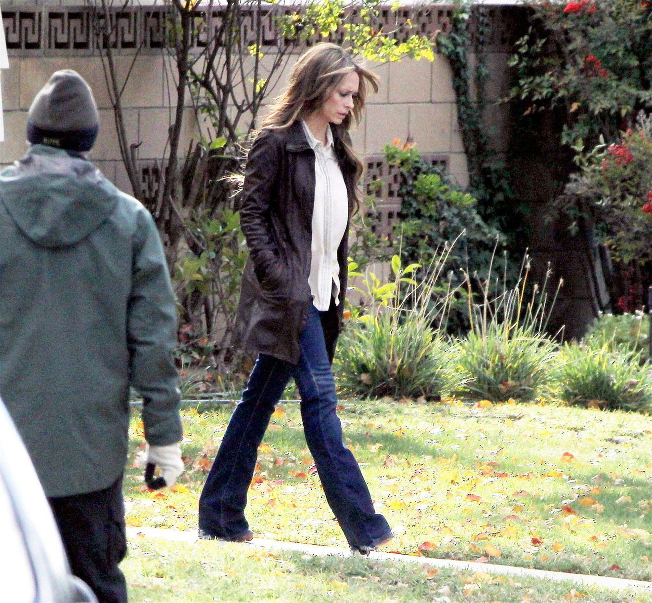 Jennifer Love Hewitt Pictures Jennifer Love Hewitt filming The Client List and really getting into character in between takes. January 10, 2013