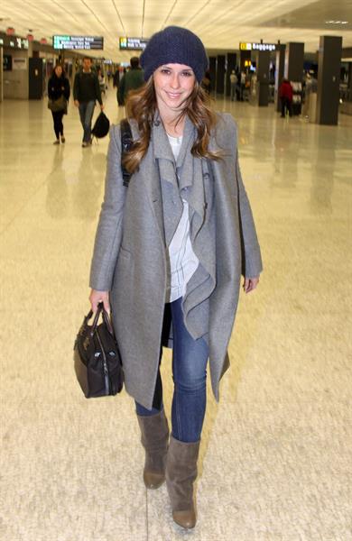 Jennifer Love Hewitt arrives on a flight at Dulles Airport in Washington, D.C. 12/22/12 