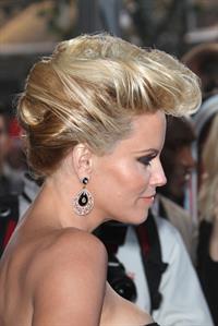 Jenny McCarthy American Music Awards (November 18, 2012) 