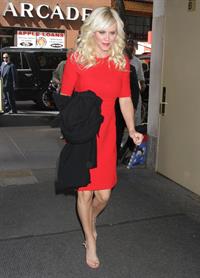 Jenny McCarthy leaves Live With Kelly and heads over to the NBC Today Show - Jun 5, 2012 