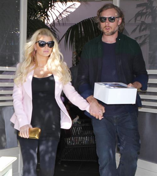 Jessica Simpson Pictures Jessica Simpson at The Ivy in Beverly Hills 2/14/13